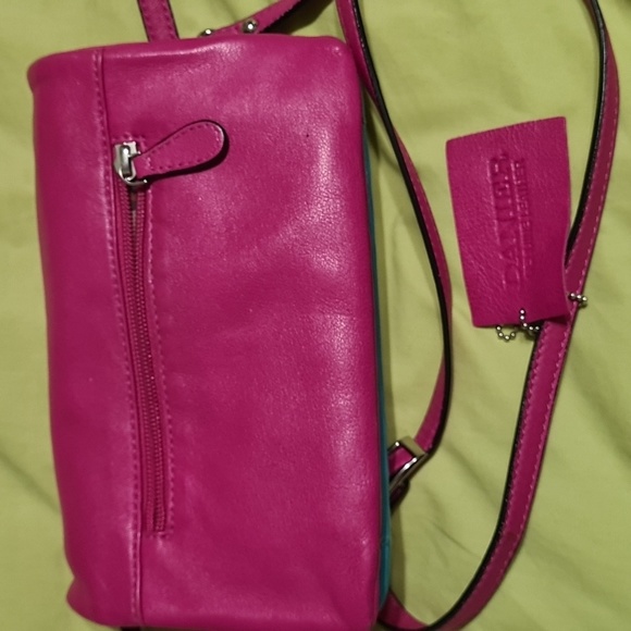 Danier Leather Crossbody - Picture 4 of 4